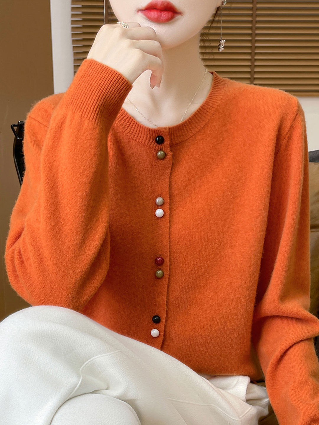 Damen Strickjacke mit farbigen Knöpfen | Weich & Stylisch | Perfekt für jede Jahreszeit