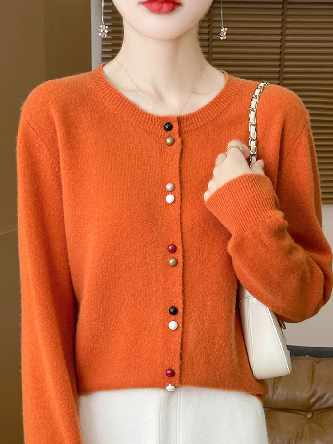 Damen Strickjacke mit farbigen Knöpfen | Weich & Stylisch | Perfekt für jede Jahreszeit
