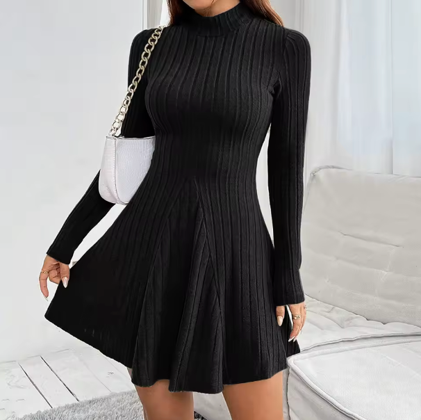 Emilia Grace | Elegantes Geripptes Strickkleid
