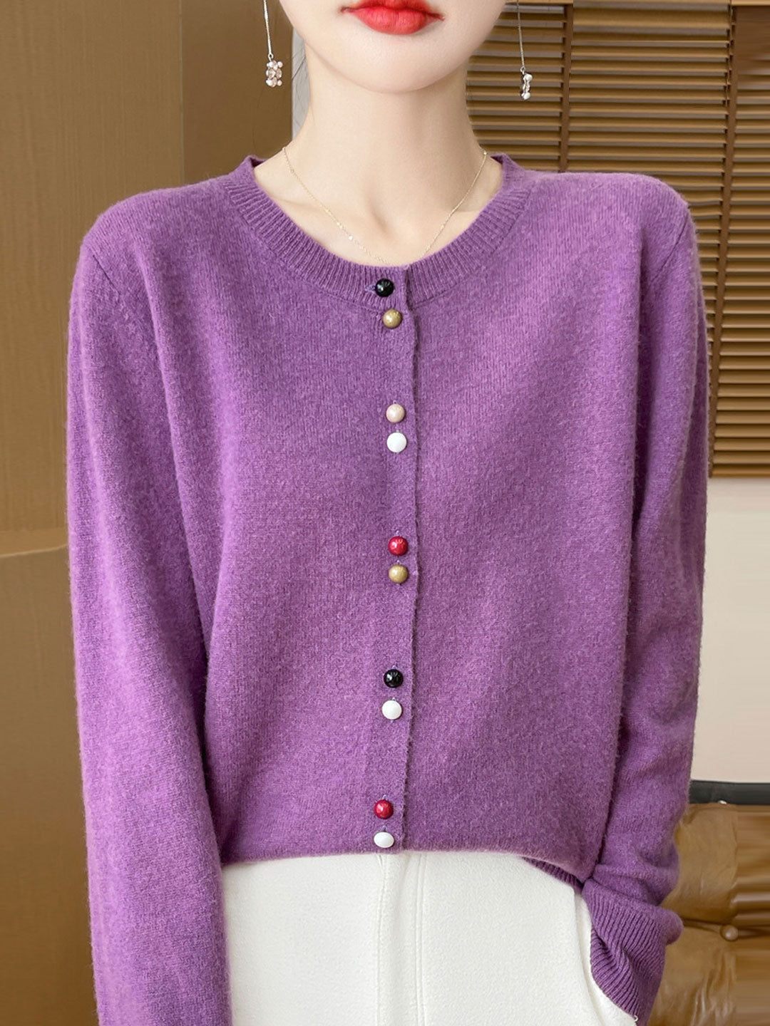Damen Strickjacke mit farbigen Knöpfen | Weich & Stylisch | Perfekt für jede Jahreszeit